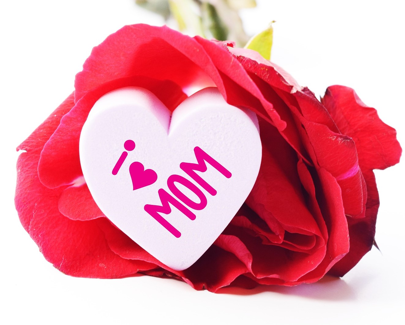 4 Ways to Make Your Mom Feel Special For Mother's Day