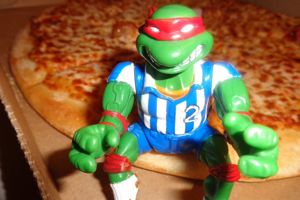 Teenage Mutant Ninja Turtles: Mutant Mayhem Pizza Water Bottle