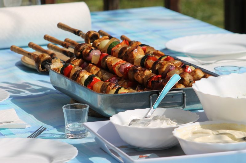Fabulous Tips for Hosting a Family Garden Party